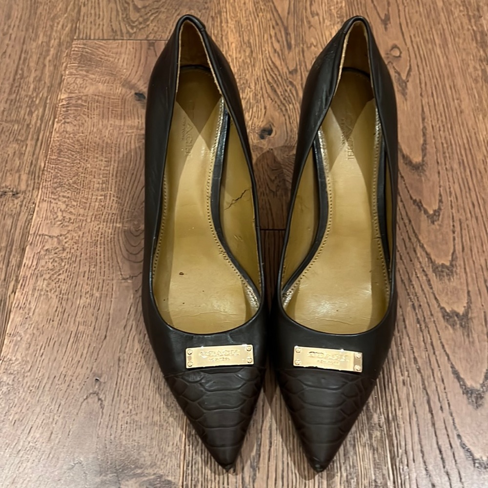 Coach leather chocolate Brown shoes!